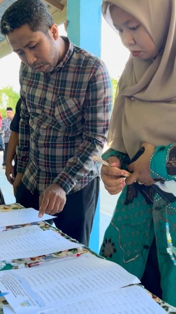 Seminar Moderasi Beragama dan Peran Pesantren dalam Merewat Kebhinekaan Maluku.
Kerjasama Fakultas Ilmu Tarbiyah dan Keguruan UIN A.M. Sangadji Ambon bersama Kementerian Agama RI dan Anggota DPR RI Komisi VIII F. Alimudin Kolatlena. 

Kegaiatan Ini berlangsung di Aula Sekolah Madrasah Aliyah  Khoirul Ummah yang melibatkan 100 Guru Madrasah Kobisonta  Kec. Seram Utara Timur Kabupaten Maluku Tengah pada 6 November 2025.